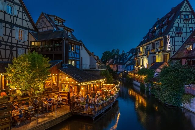 Ville d'Alsace avec les illuminsations de Noël