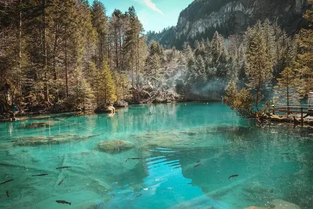 Photo d'un lac en Suisse